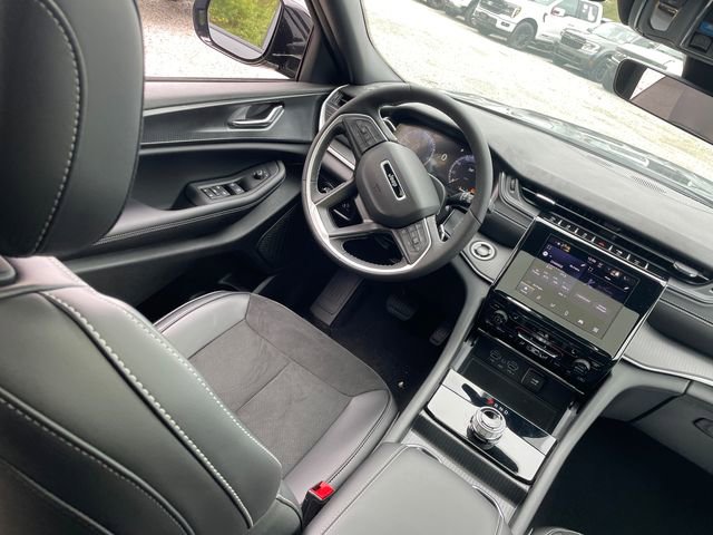 Used 2025 Jeep Grand Cherokee Altitude AWD/4WD image 22
