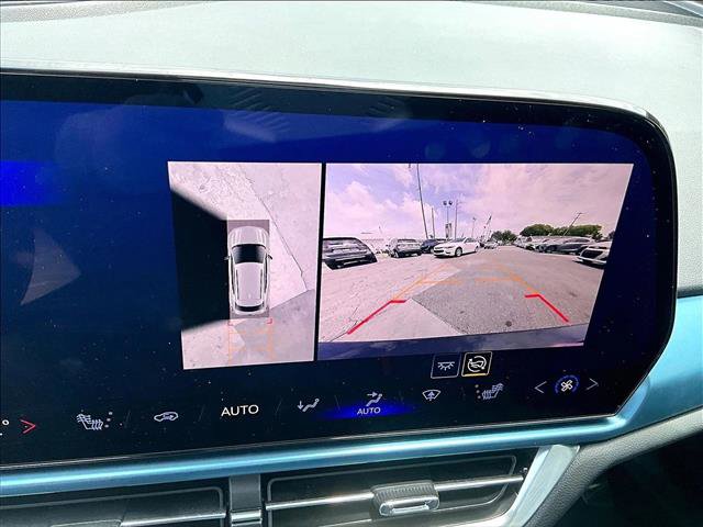 Used 2024 Chevrolet Equinox EV LT FWD image 22
