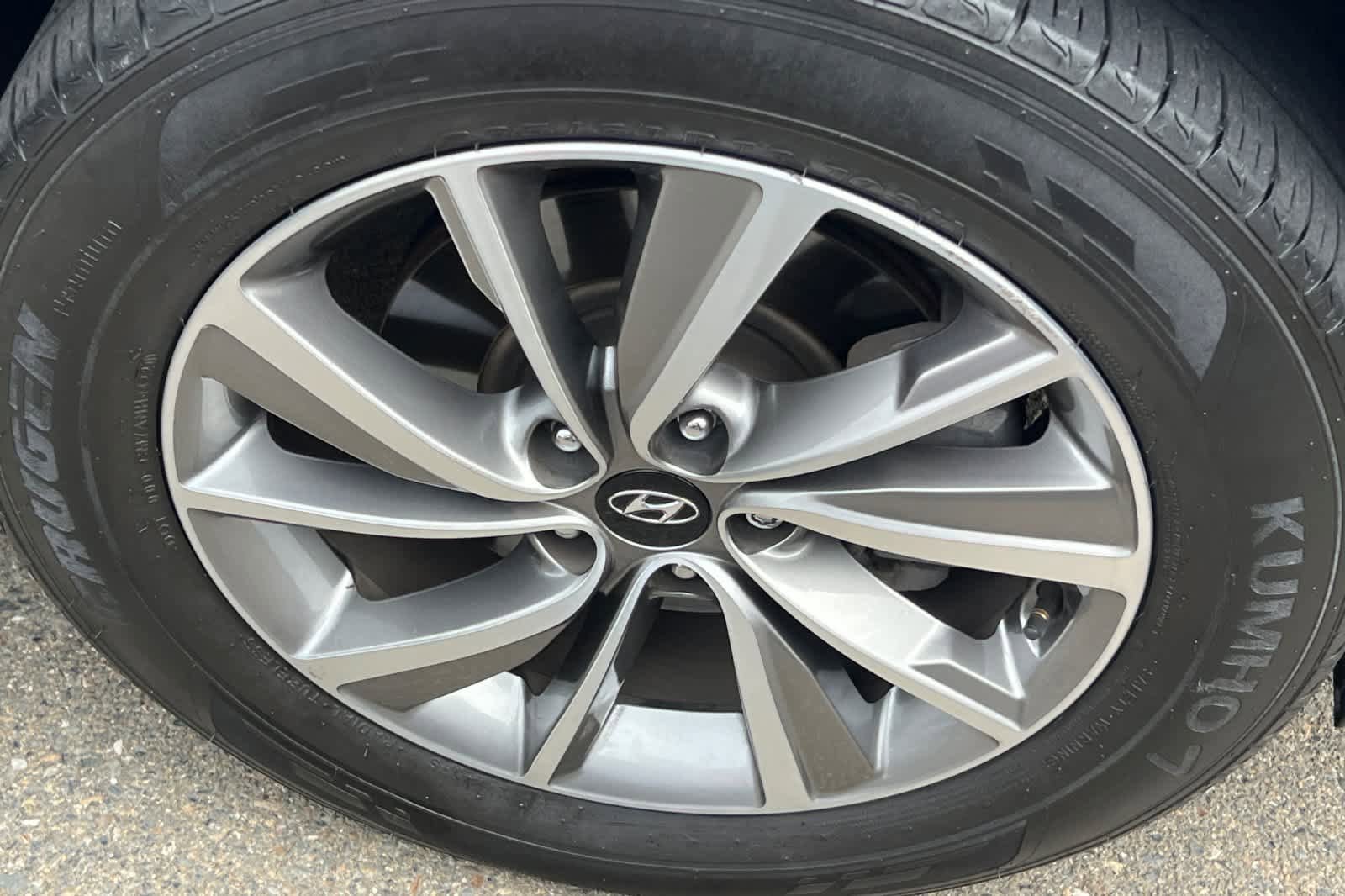 Used 2020 Hyundai Santa Fe Limited FWD image 15