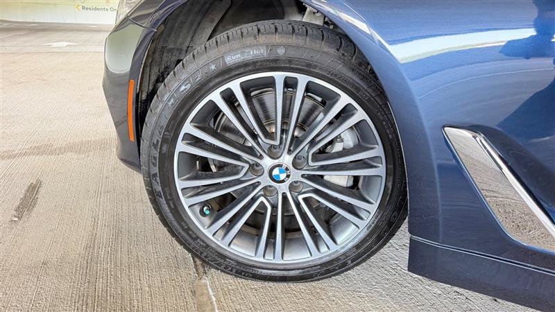 Used 2018 BMW 530i xDrive AWD/4WD image 14