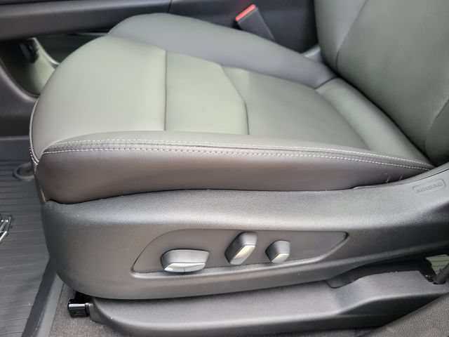 New 2026 Cadillac XT5 Sportv w/ LPO, Floor Liner Package AWD/4WD image 23