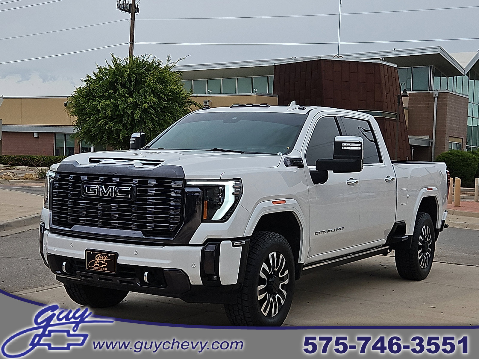 Used 2024 GMC Sierra 2500 Denali Ultimate AWD/4WD image 1