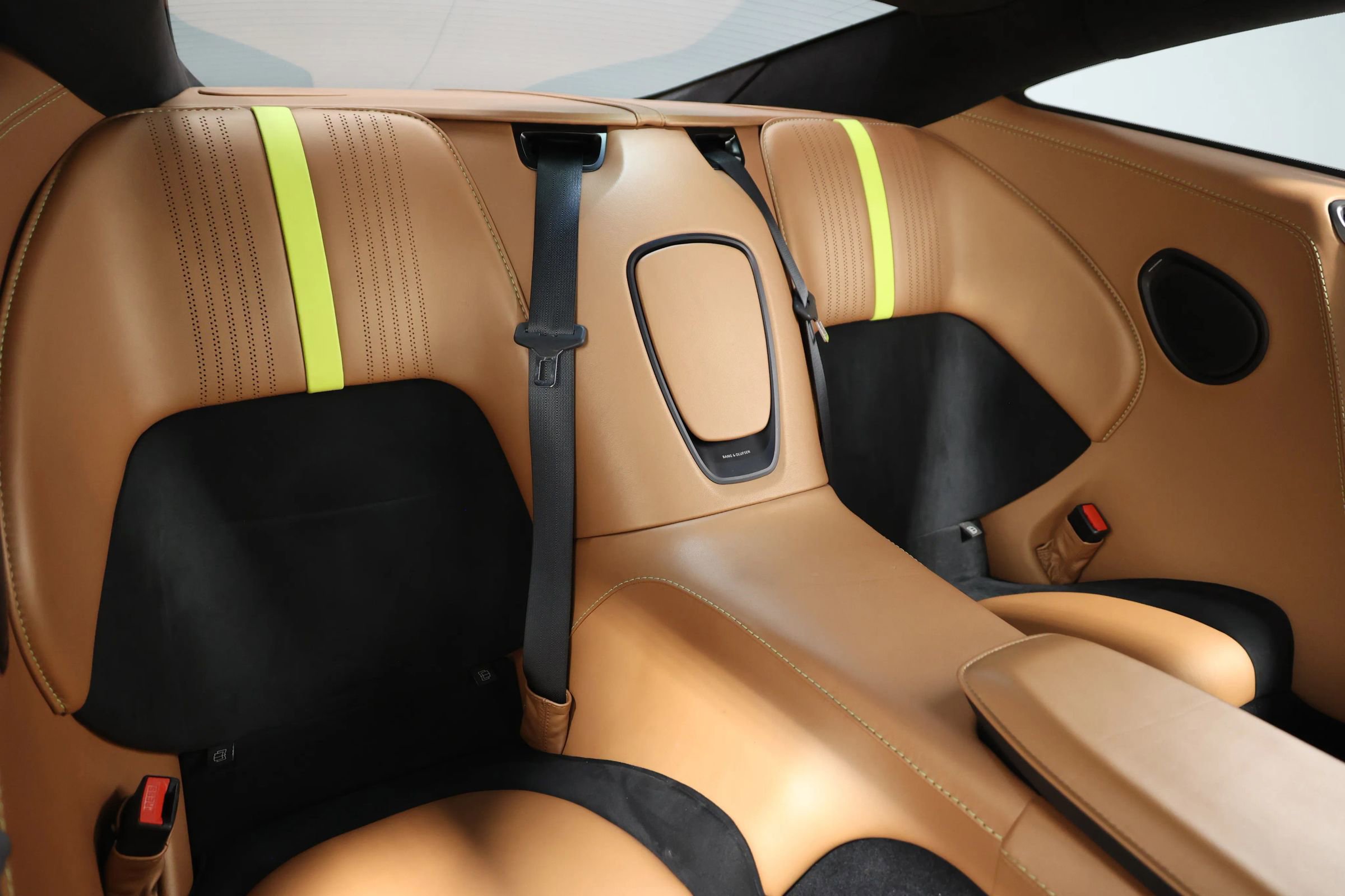 Used 2020 Aston Martin DB11 AMR image 64