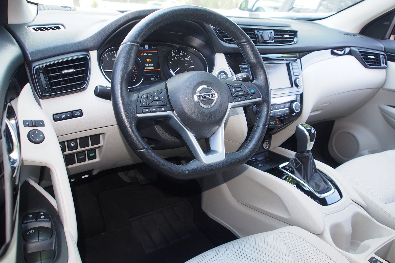 Used 2022 Nissan Rogue Sport SL w/ Premium Package FWD image 29