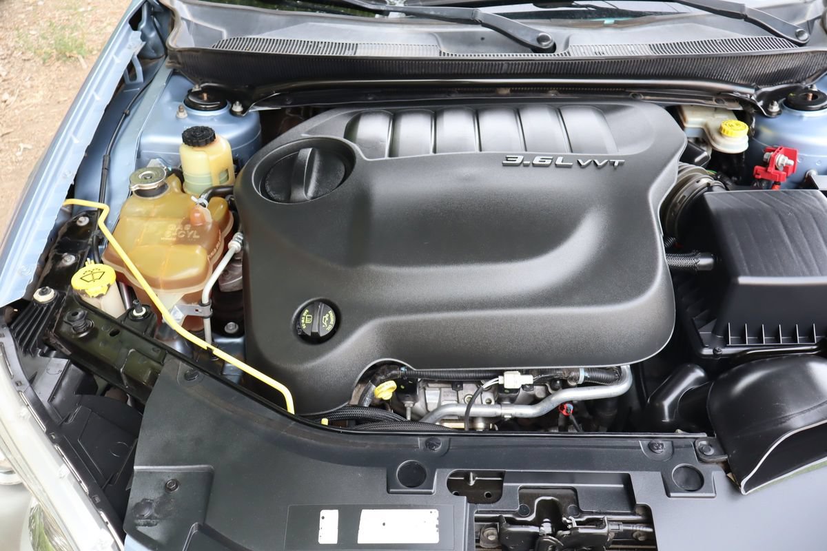 Used 2014 Chrysler 200 Limited FWD image 36
