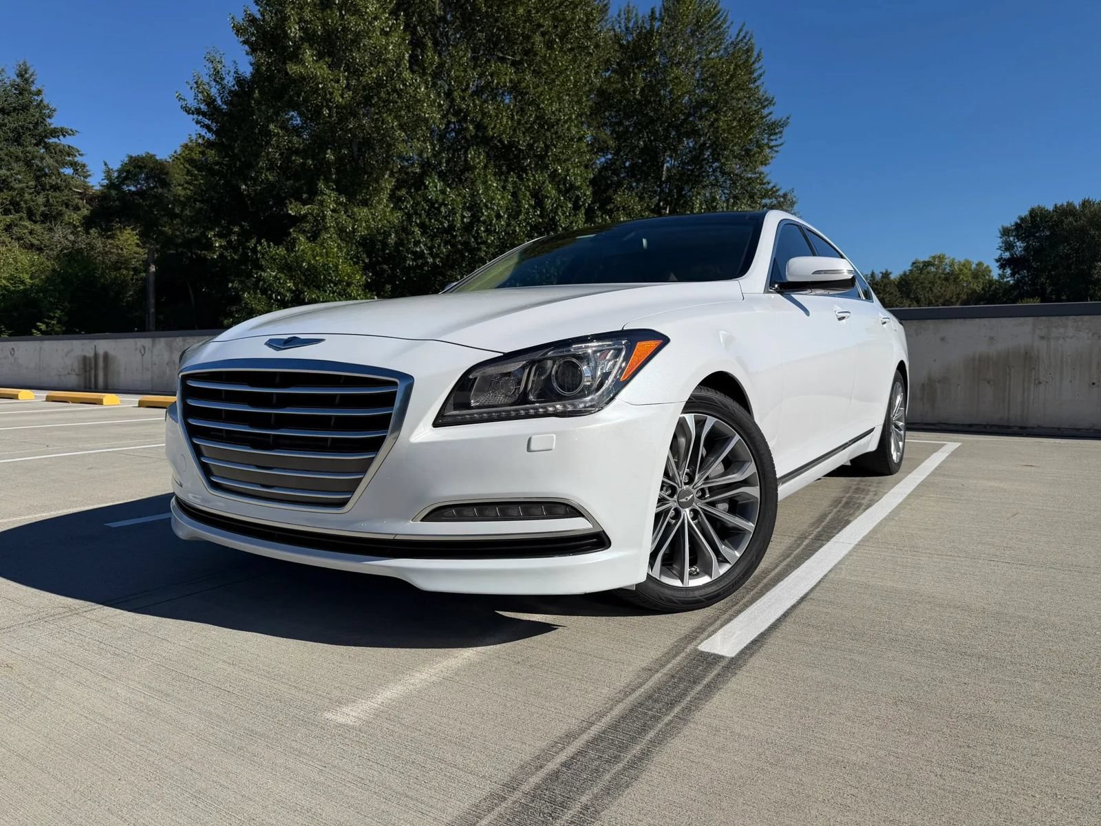 Used 2016 Hyundai Genesis 3.8 w/ Option Group 02 AWD/4WD image 27