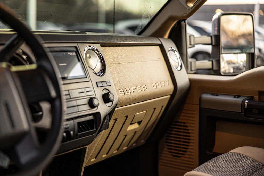 Used 2011 Ford F350 XLT w/ Camper Pkg image 19