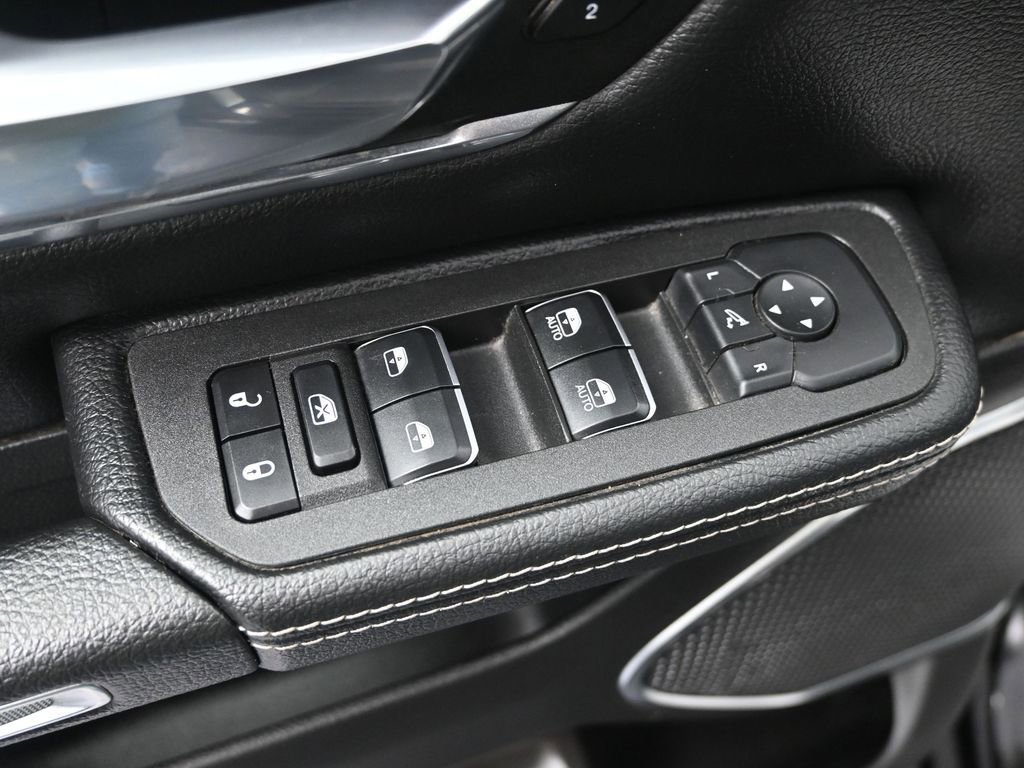 Used 2025 RAM 1500 Laramie image 11