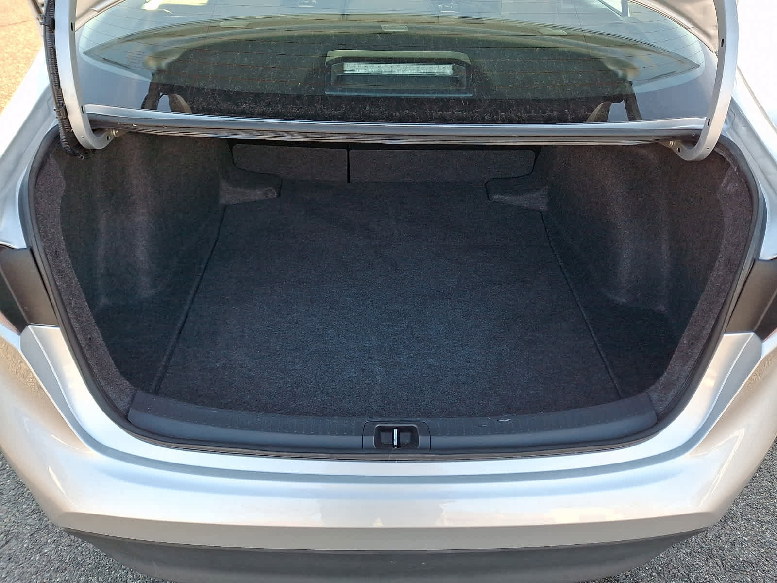 Used 2025 Toyota Corolla LE image 30