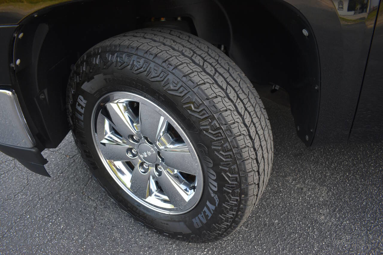 Used 2009 GMC Sierra 1500 SLT w/ Suspension Package, Off-Road image 46