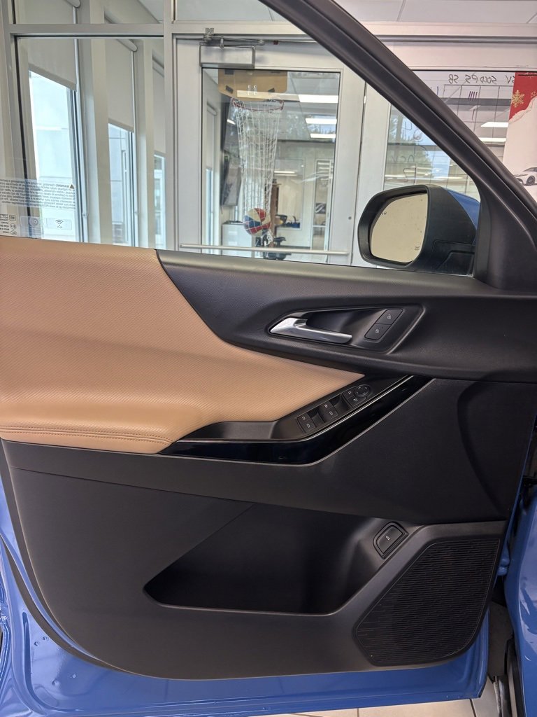 Certified 2025 Chevrolet Equinox ACTIV w/ Safety and Technology Package image 6