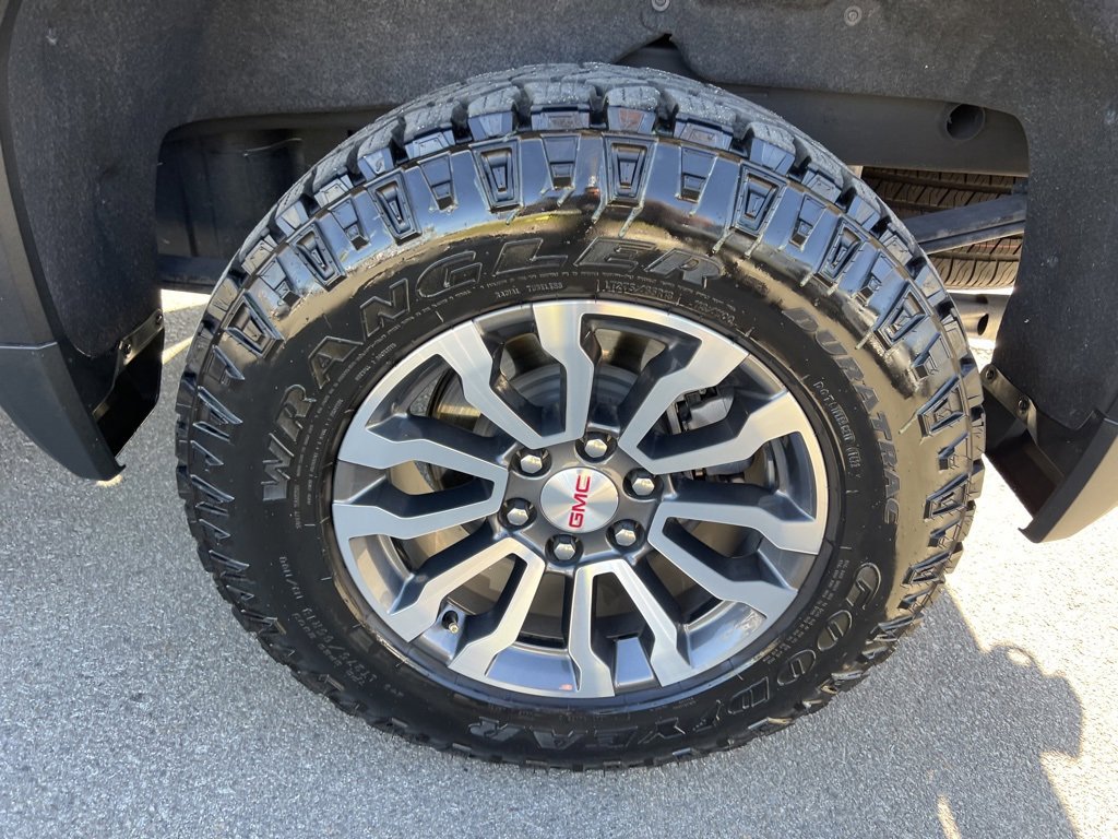 Used 2022 GMC Sierra 1500 AT4 w/ AT4 Premium Package image 13
