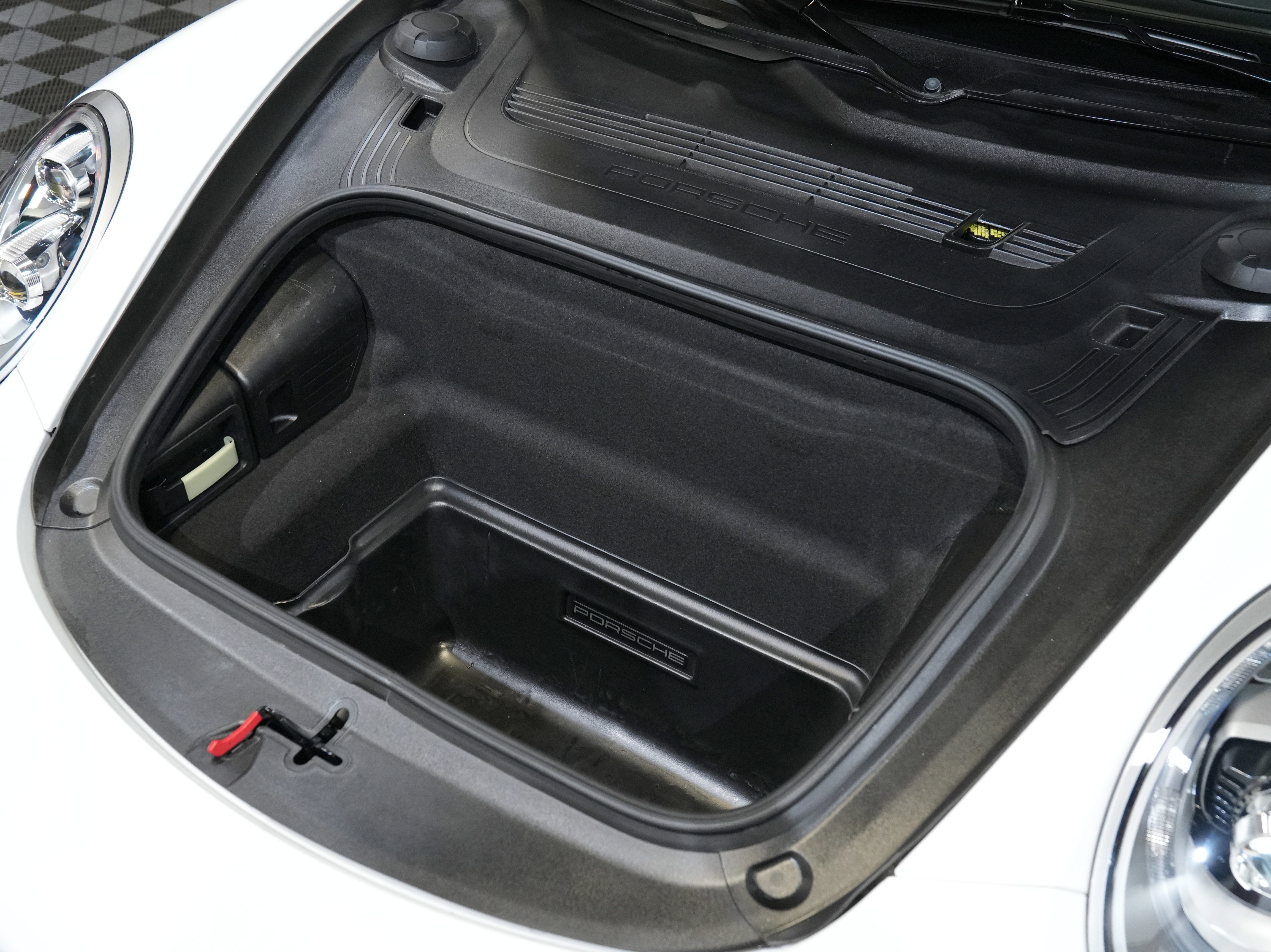 Used 2018 Porsche 911 Turbo S image 44