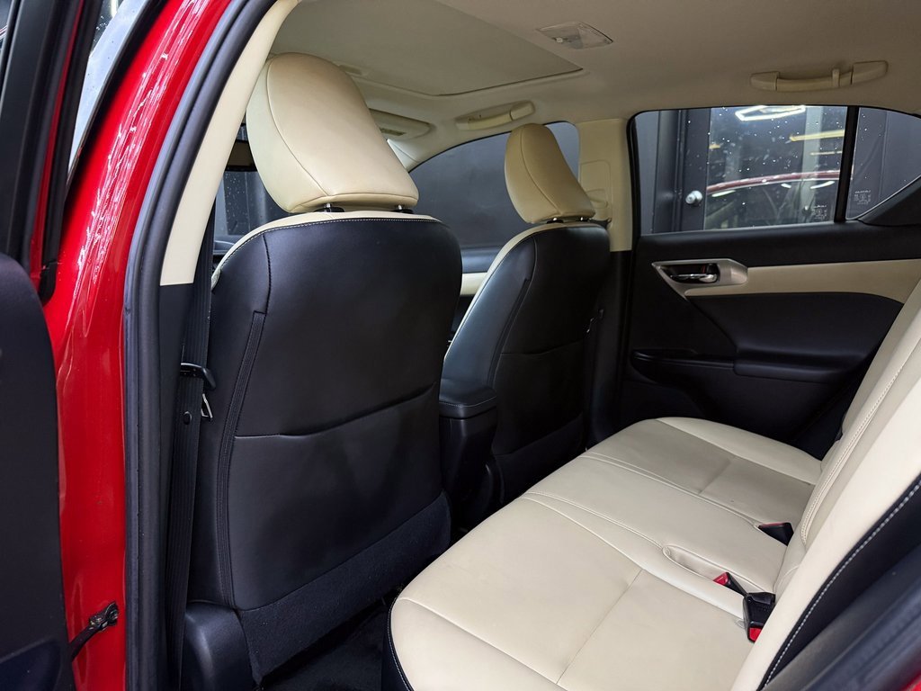 Used 2014 Lexus CT 200h image 20