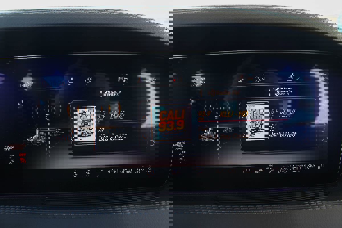 Used 2020 Mercedes-Benz S 450 4MATIC Sedan w/ Premium Package image 29