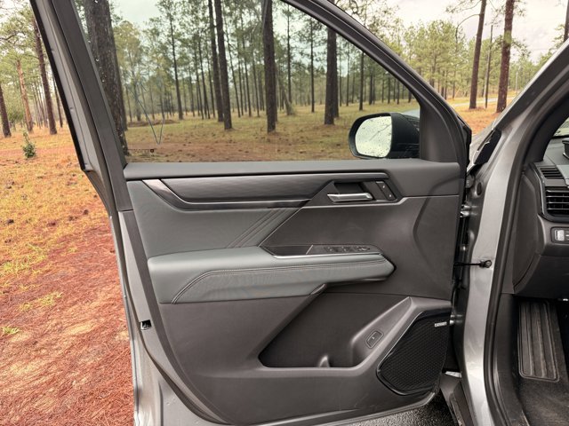 New 2026 GMC Acadia AT4 w/ Luxury Package image 13