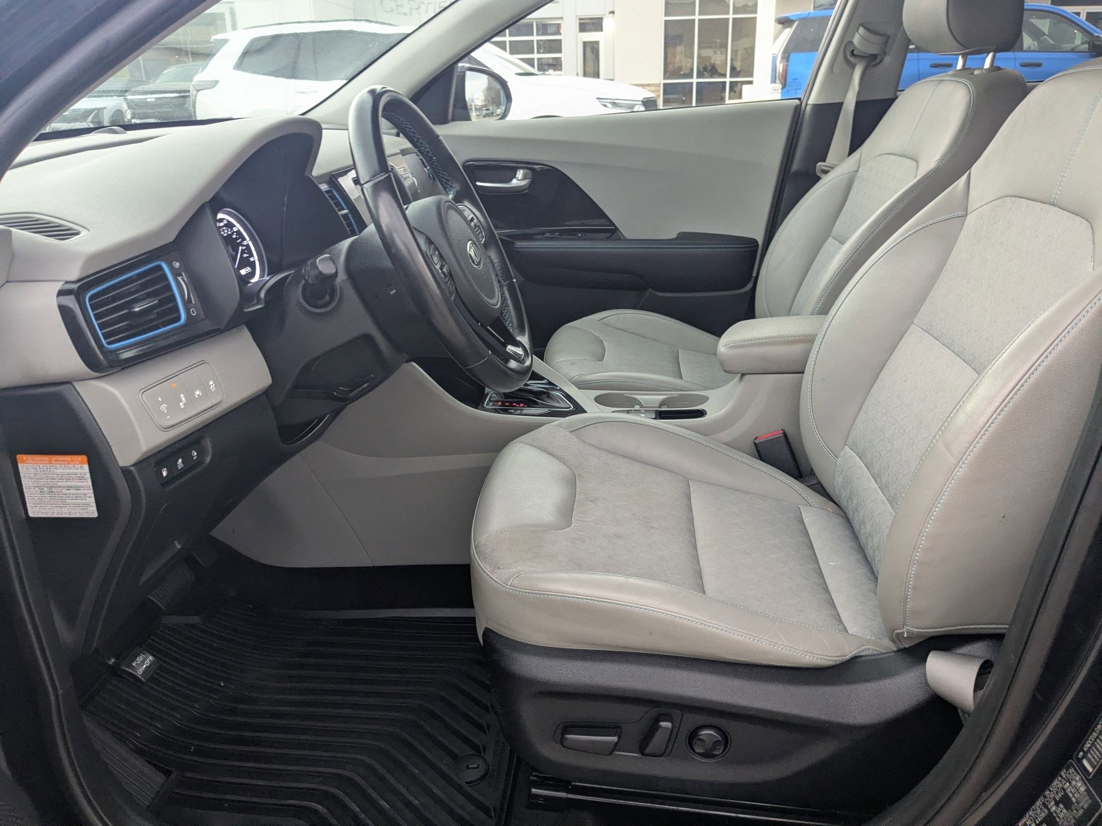 Used 2019 Kia Niro EX image 16