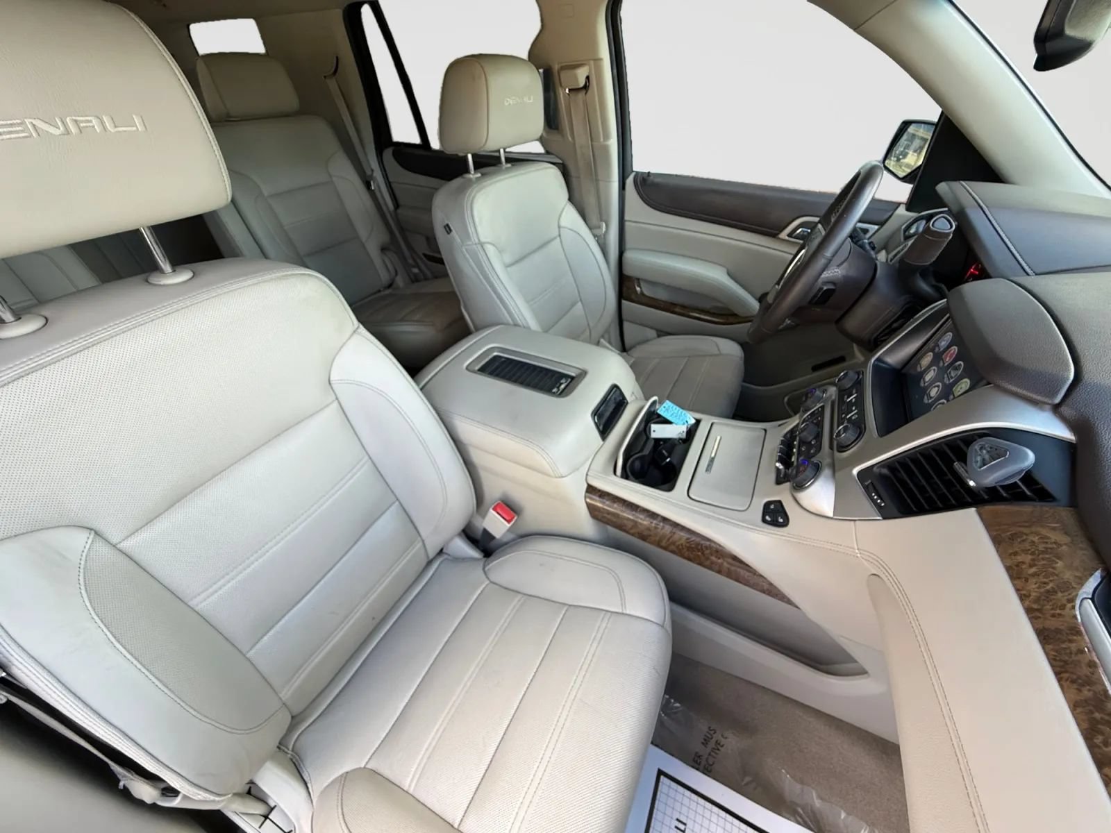 Used 2016 GMC Yukon Denali w/ Open Road Package AWD/4WD image 23