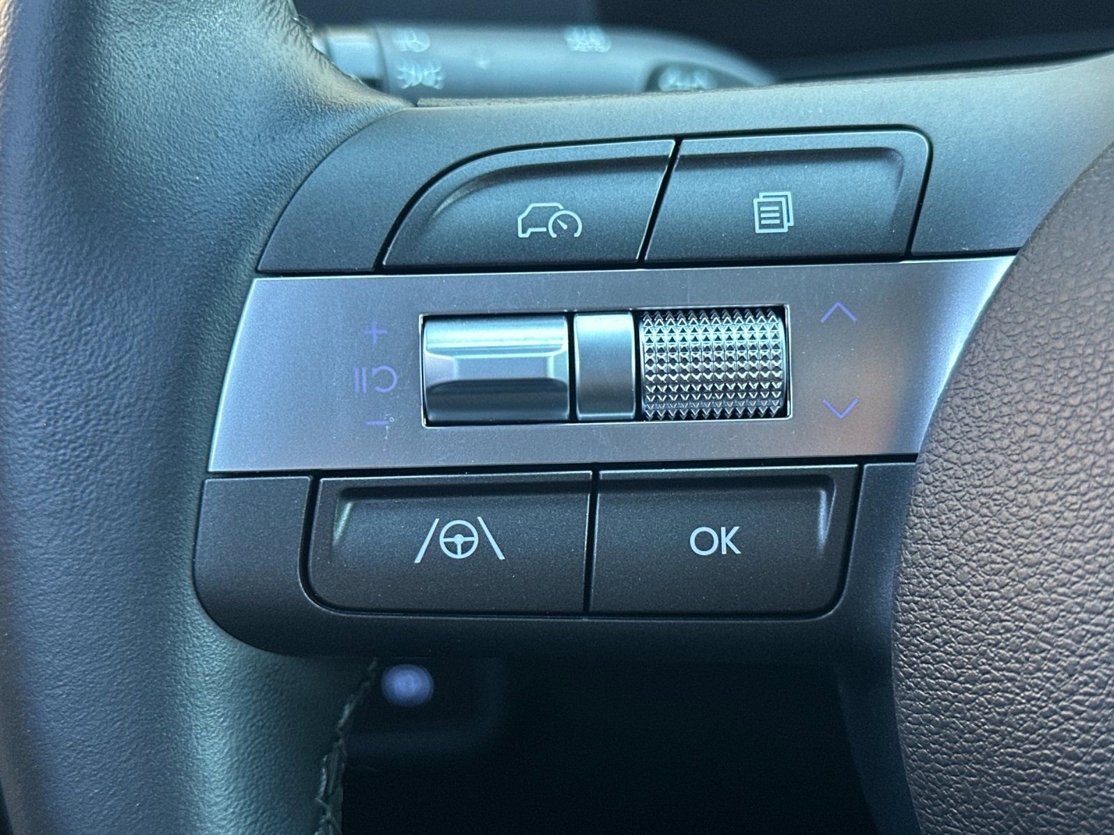 Certified 2025 Hyundai Kona SEL image 26