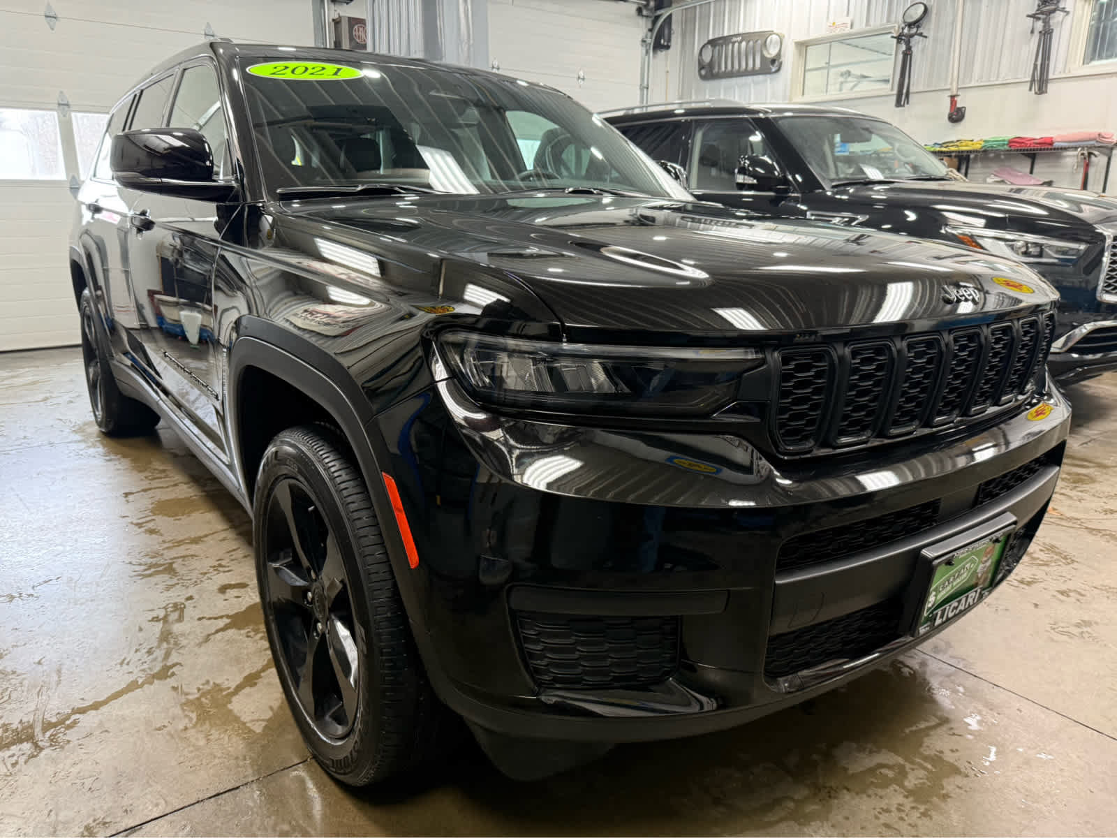 Used 2021 Jeep Grand Cherokee L Laredo AWD/4WD image 3