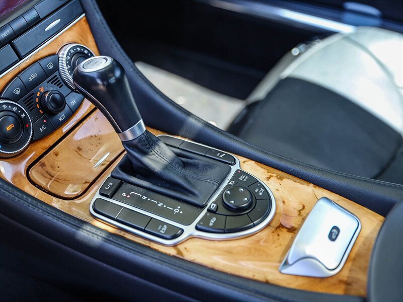 Used 2008 Mercedes-Benz SL 550 w/ AMG Sport Pkg image 24