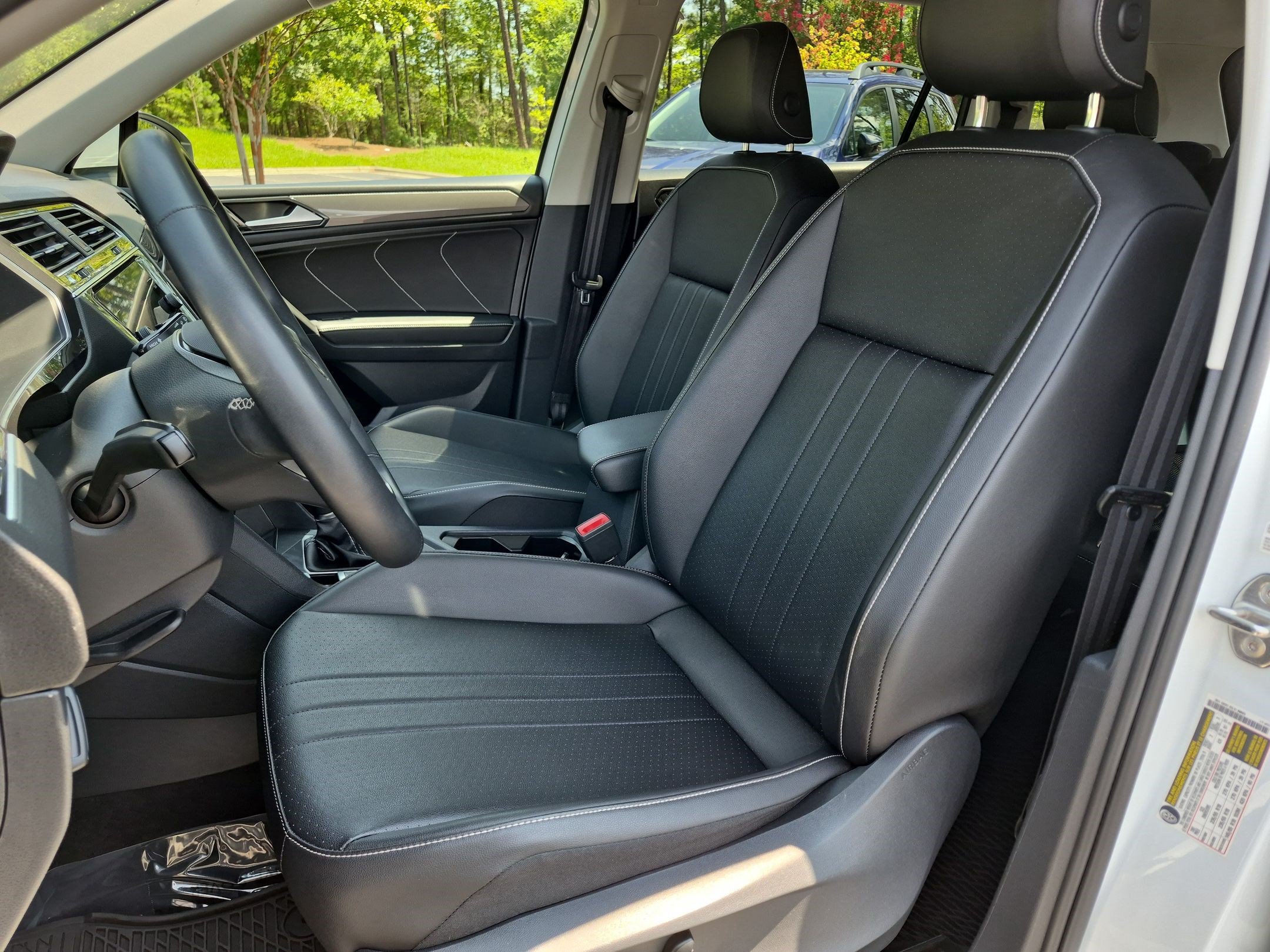 Used 2022 Volkswagen Tiguan SE AWD/4WD image 16