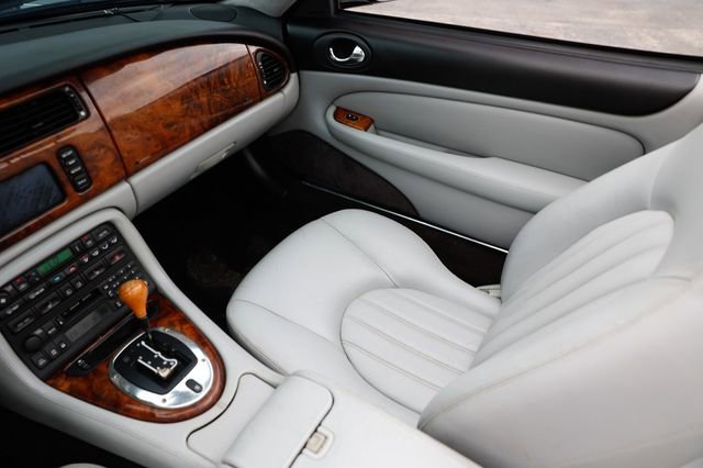 Used 2003 Jaguar XK8 Convertible image 27