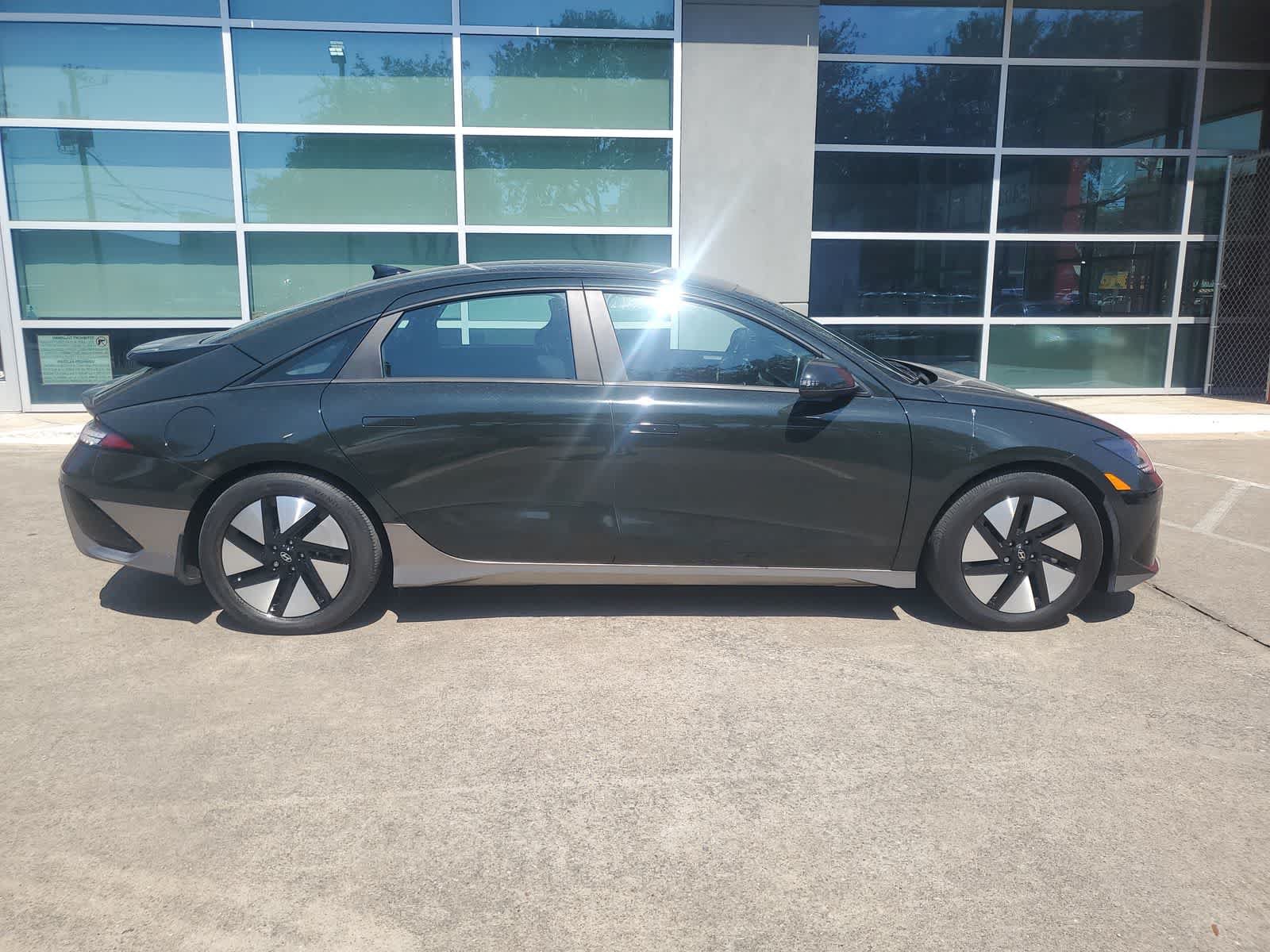 Used 2024 Hyundai Ioniq 6 SE RWD image 7