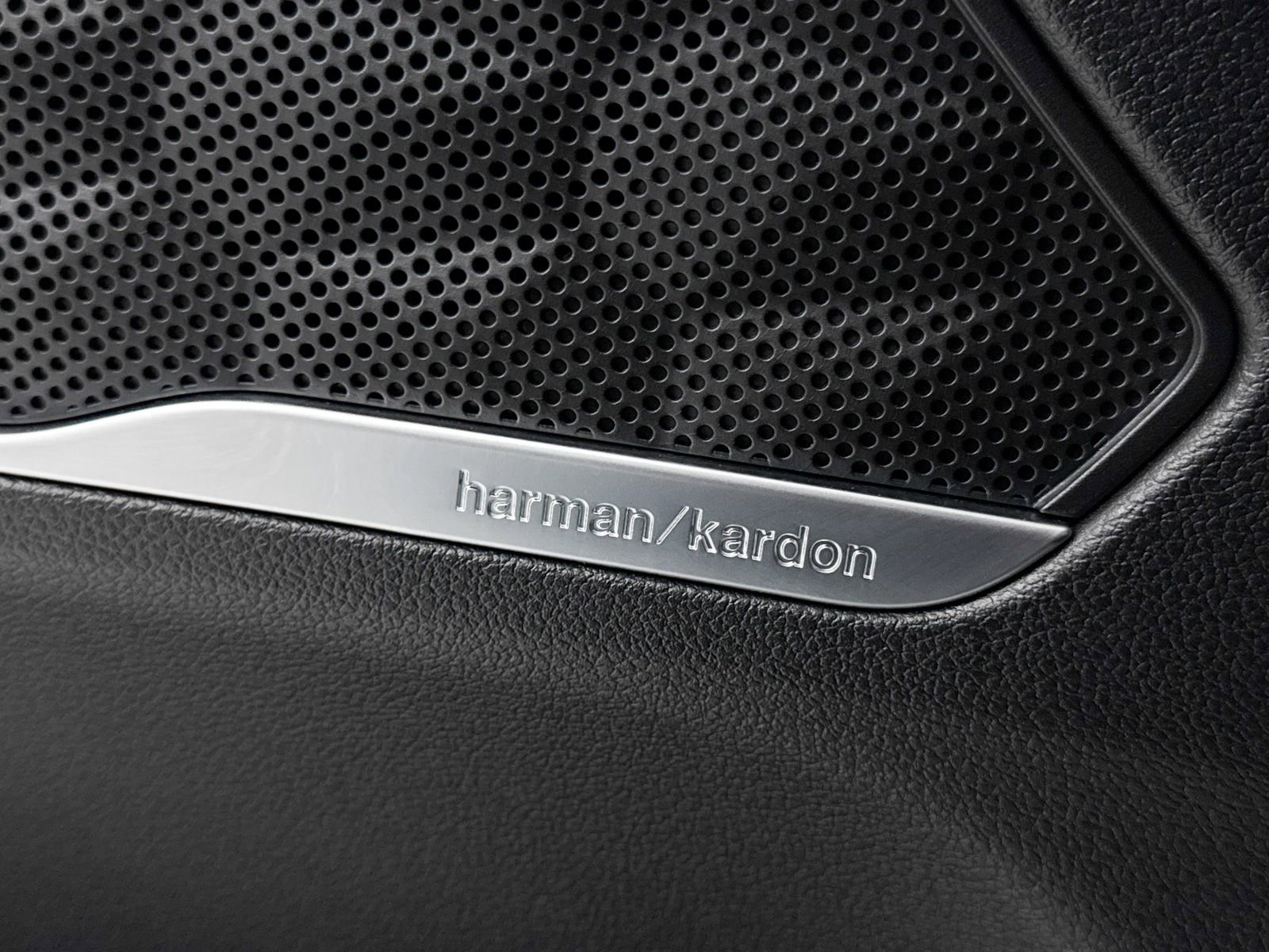 Used 2022 Hyundai Santa Fe Limited AWD/4WD image 7