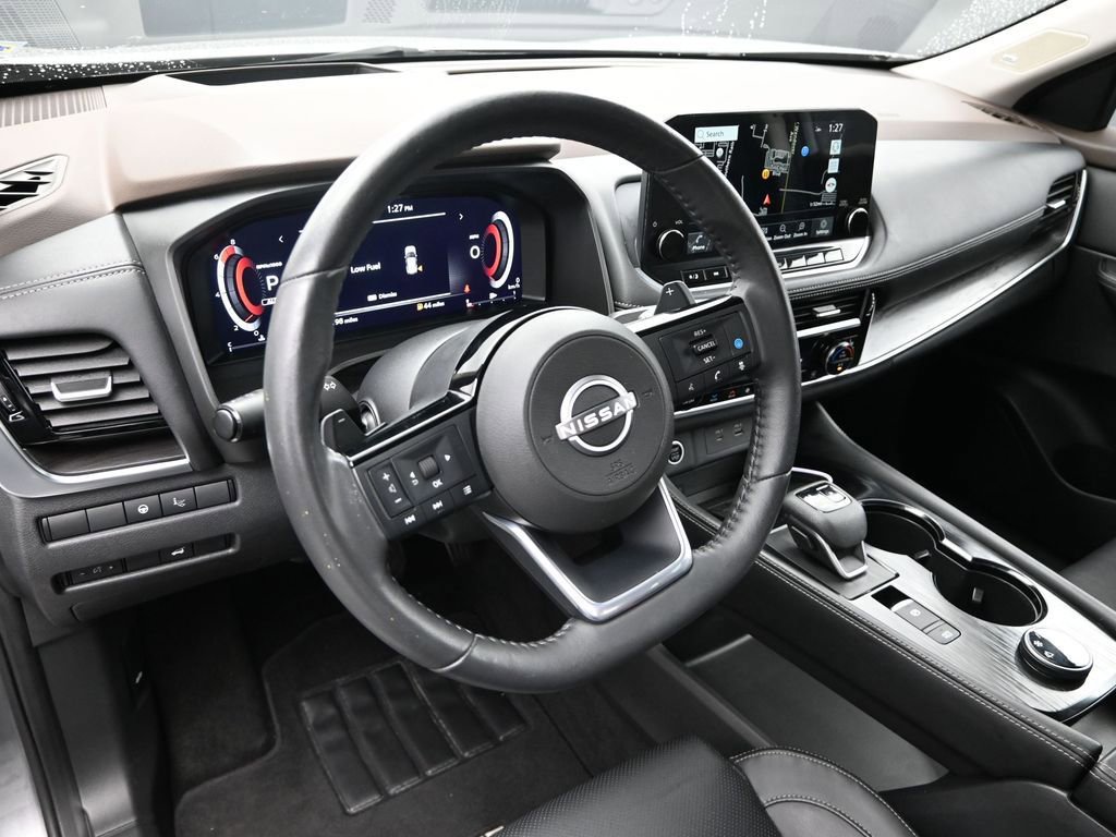 Used 2023 Nissan Rogue Platinum w/ Platinum Premium Package image 16