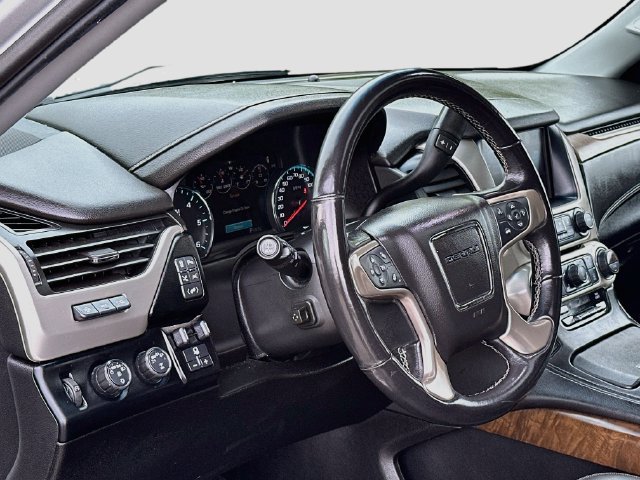 Used 2019 GMC Yukon XL Denali w/ Denali Ultimate Package AWD/4WD image 10