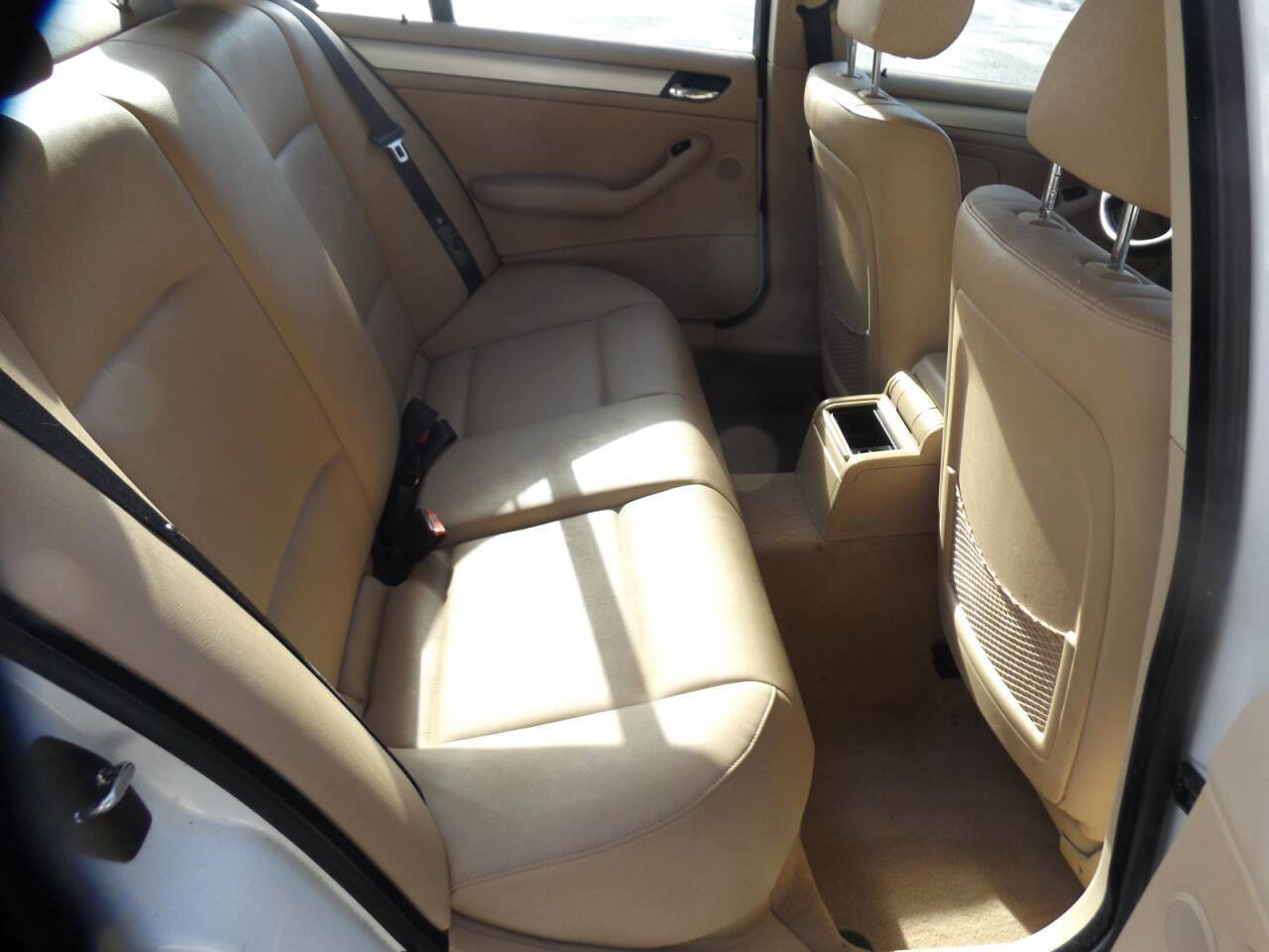 Used 2002 BMW 330xi Sedan image 19