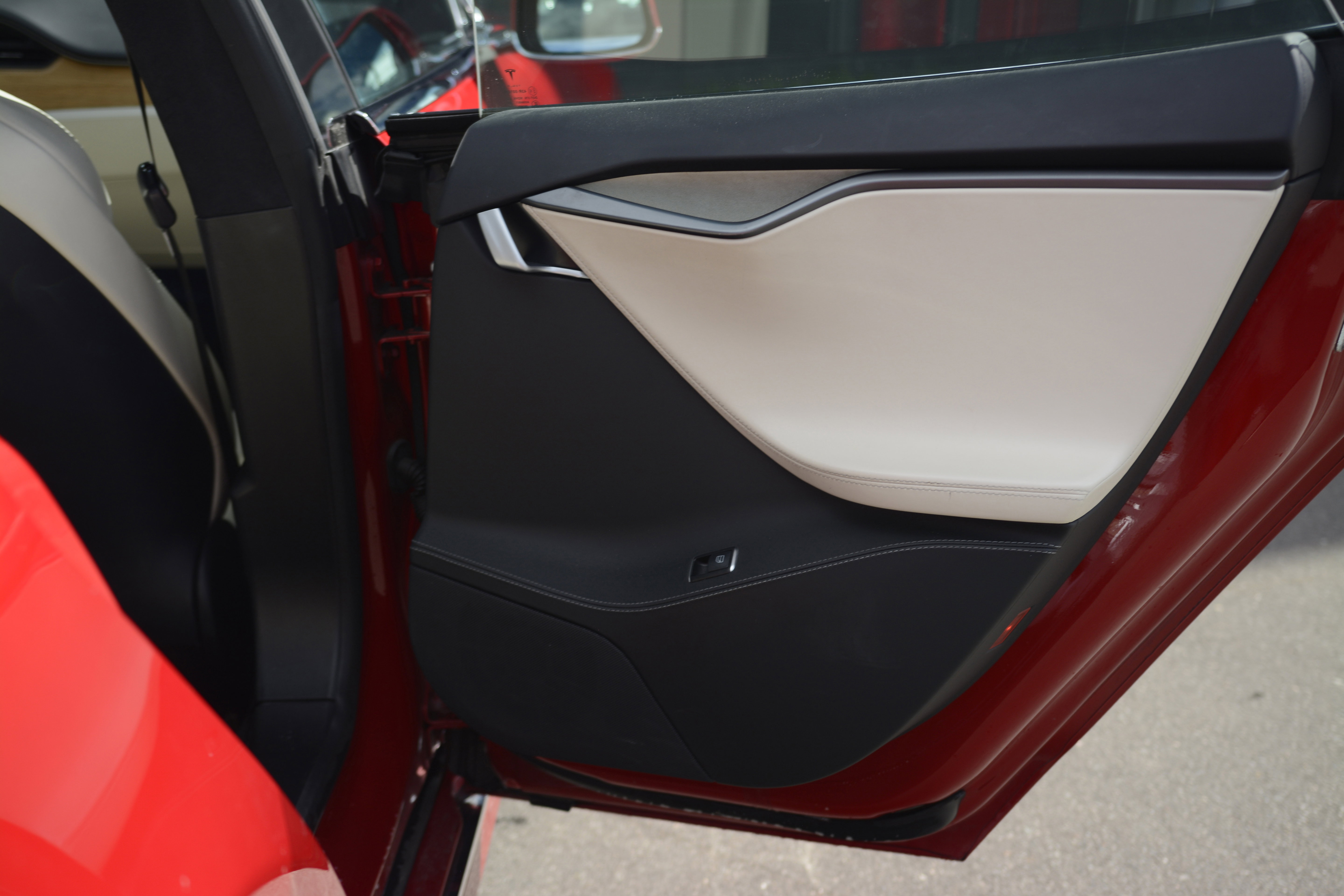 Used 2020 Tesla Model S Long Range Plus image 25