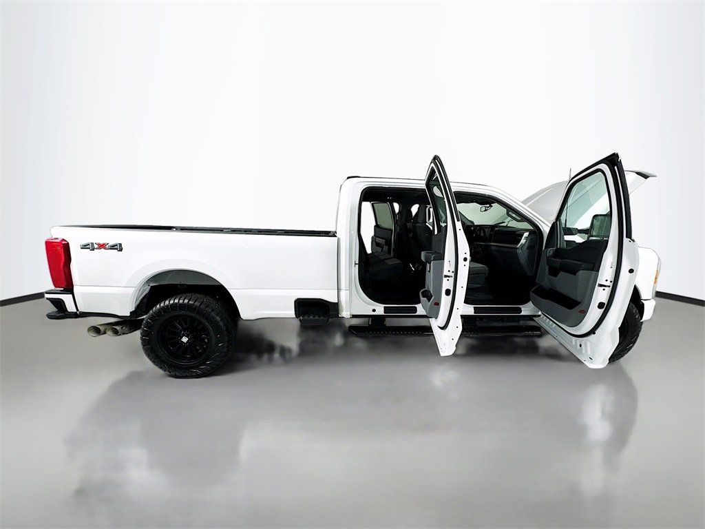 Used 2023 Ford F350 XLT image 26