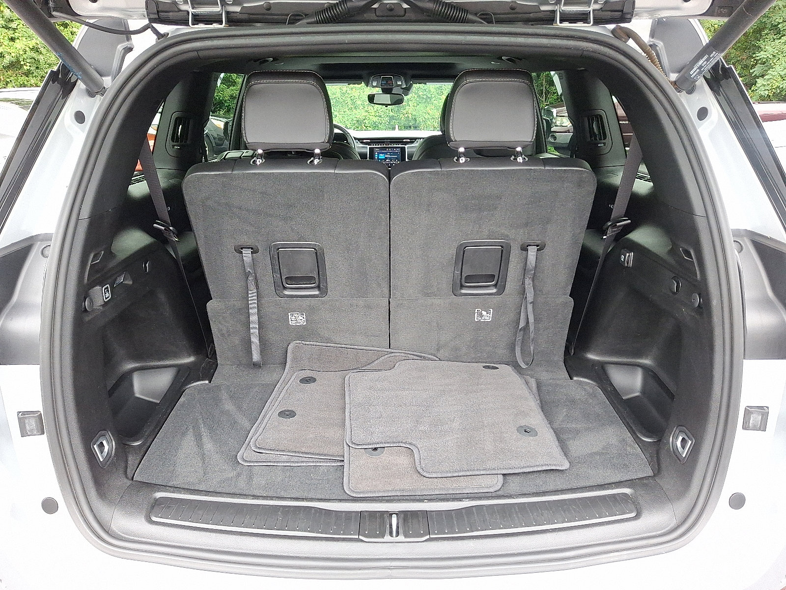 Certified 2022 Jeep Grand Cherokee L Laredo image 30