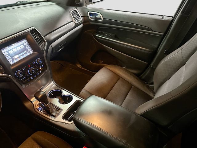 Used 2020 Jeep Grand Cherokee Laredo image 23