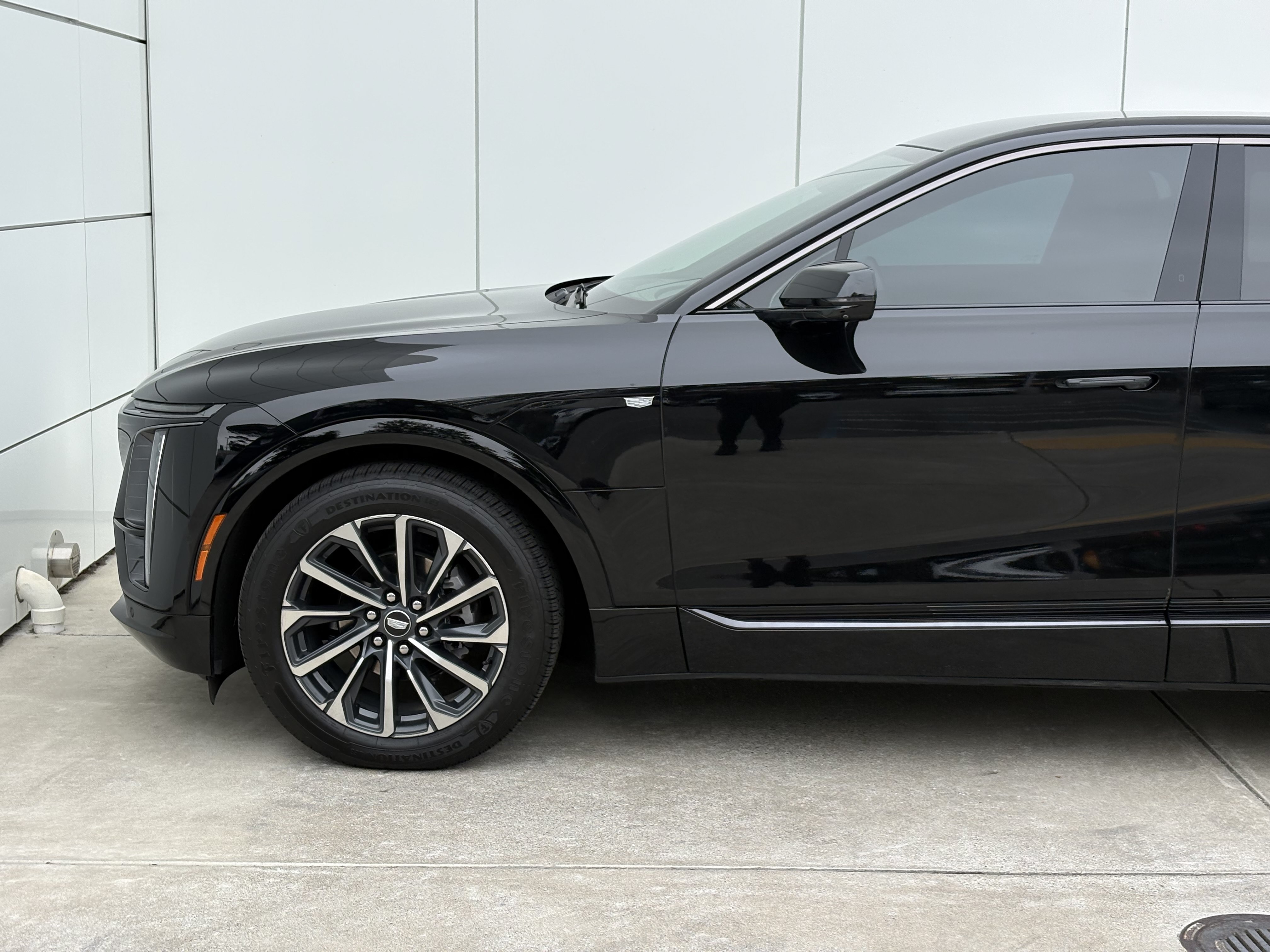 Certified 2024 Cadillac Lyriq Sport AWD/4WD image 4