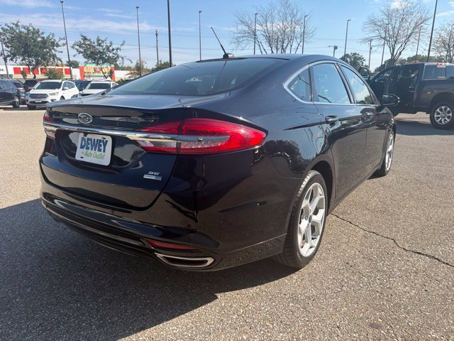 Used 2017 Ford Fusion SE w/ Fusion SE Technology Package AWD/4WD image 5