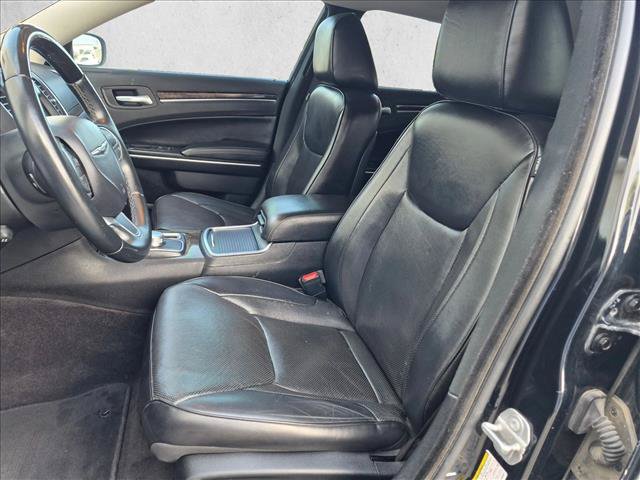 Used 2019 Chrysler 300 Limited AWD/4WD image 15