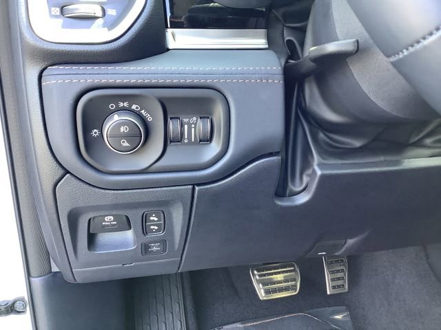 Used 2025 RAM 1500 Tungsten w/ Trailer Tow Group AWD/4WD image 15