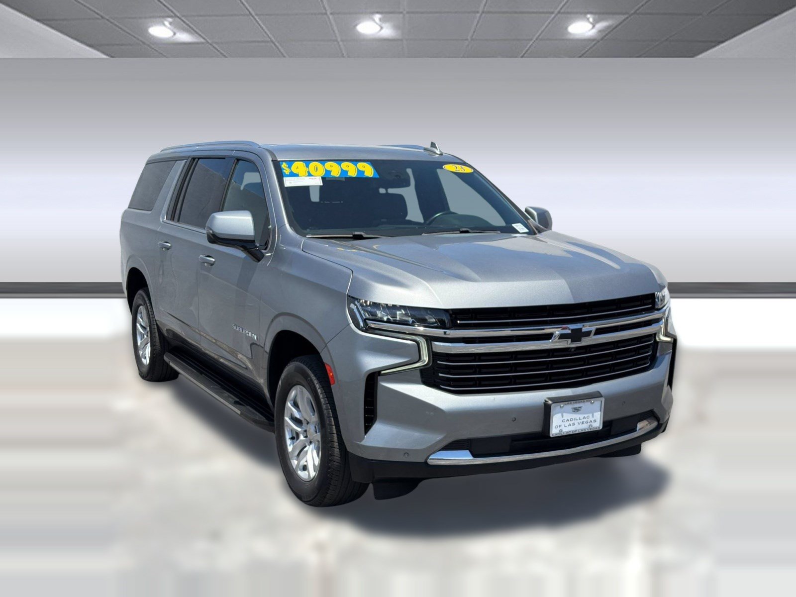 Used 2023 Chevrolet Suburban LT w/ Luxury Package AWD/4WD image 6
