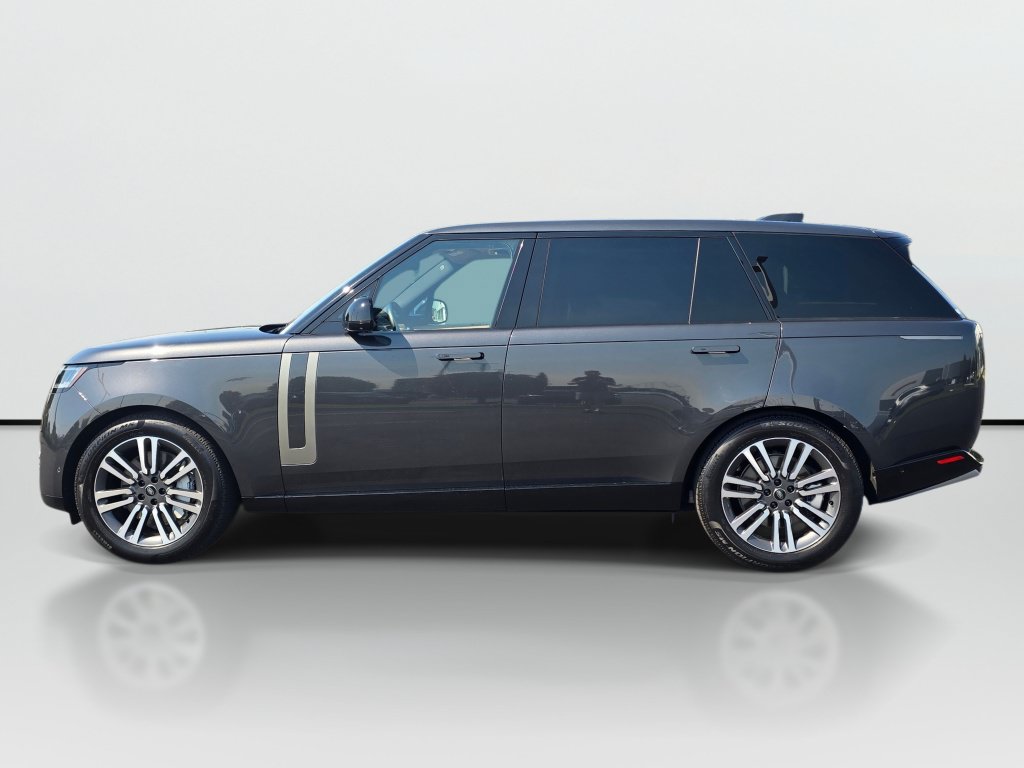 Used 2025 Land Rover Range Rover Long Wheelbase SE AWD/4WD image 3