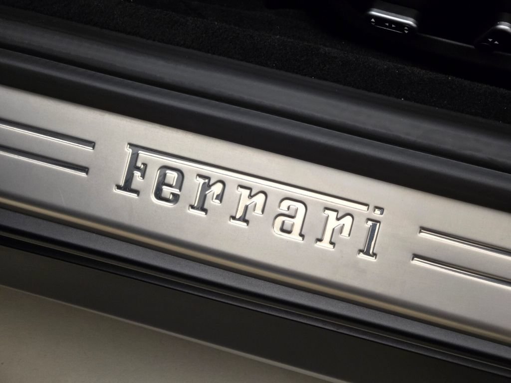 Used 2017 Ferrari GTC4Lusso AWD/4WD image 38