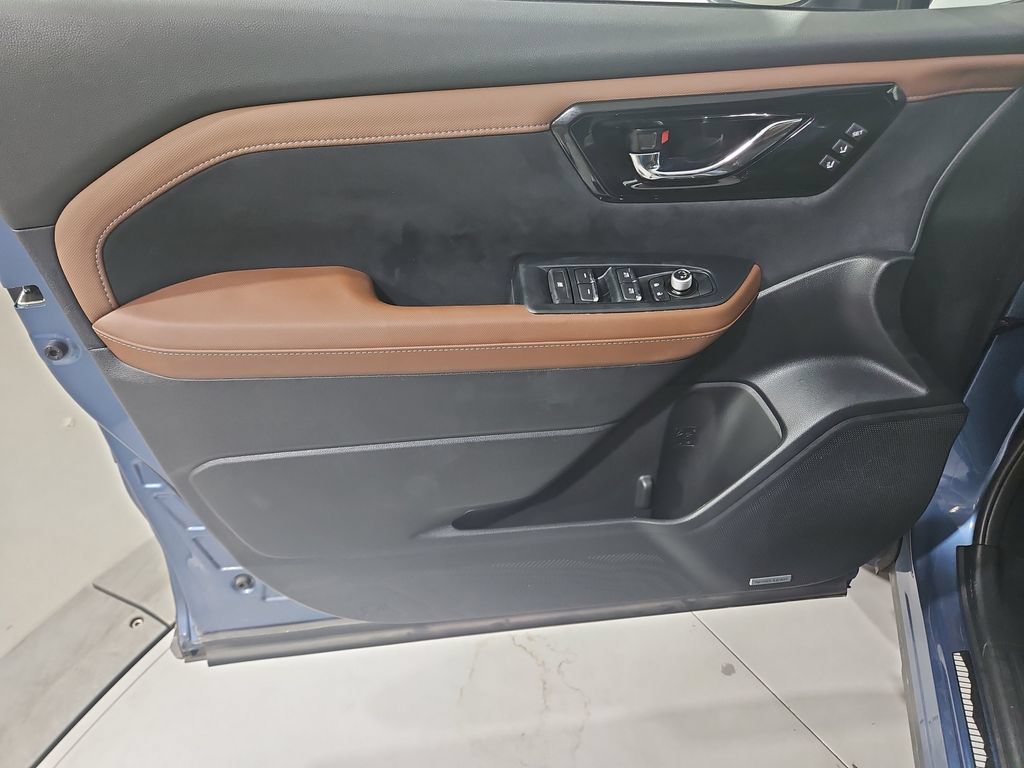 Certified 2025 Subaru Forester Touring AWD/4WD image 12