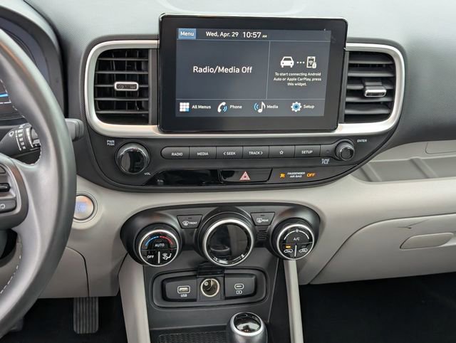 Used 2025 Hyundai Venue SEL FWD image 12