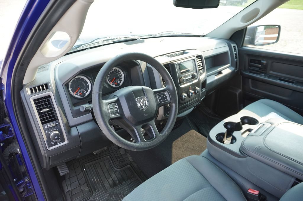 Used 2017 RAM 1500 Express AWD/4WD image 3
