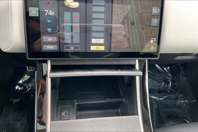 Used 2025 Land Rover Range Rover Velar Dynamic SE image 32