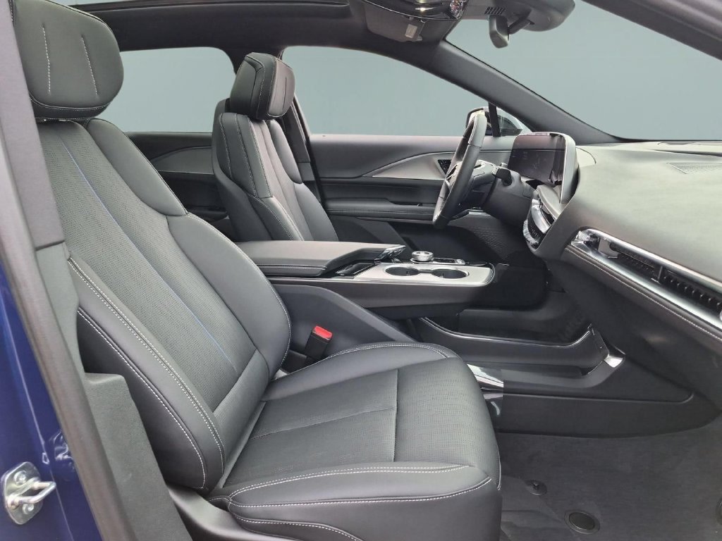 New 2027 Cadillac Lyriq Sport RWD image 27