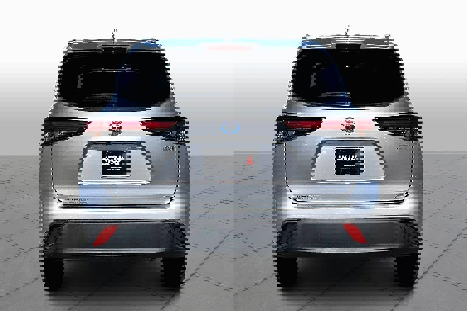 Used 2022 Toyota Highlander XLE image 4