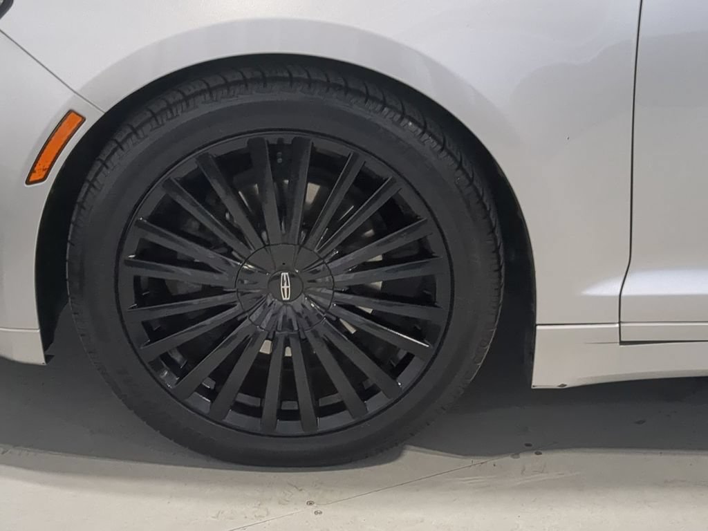 Used 2017 Lincoln MKZ Reserve FWD image 17